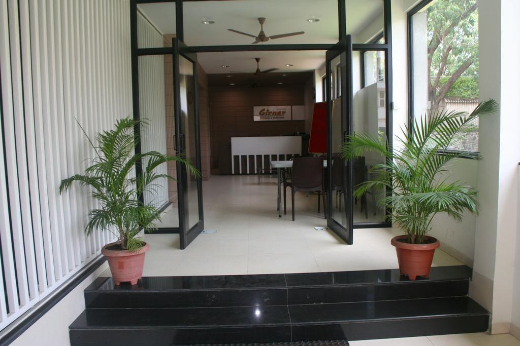 Hotel Girnar Aurangabad  Eksteriør bilde