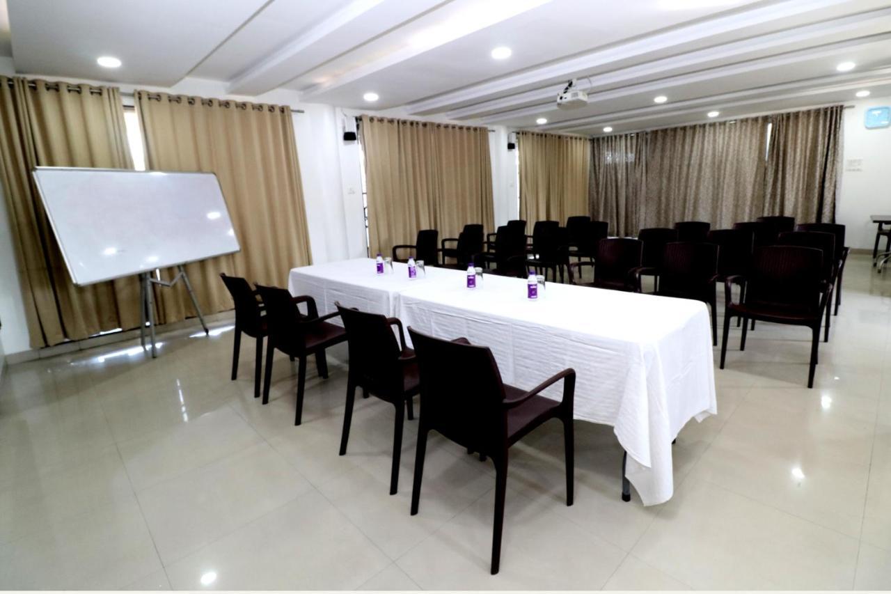 Hotel Girnar Aurangabad  Eksteriør bilde