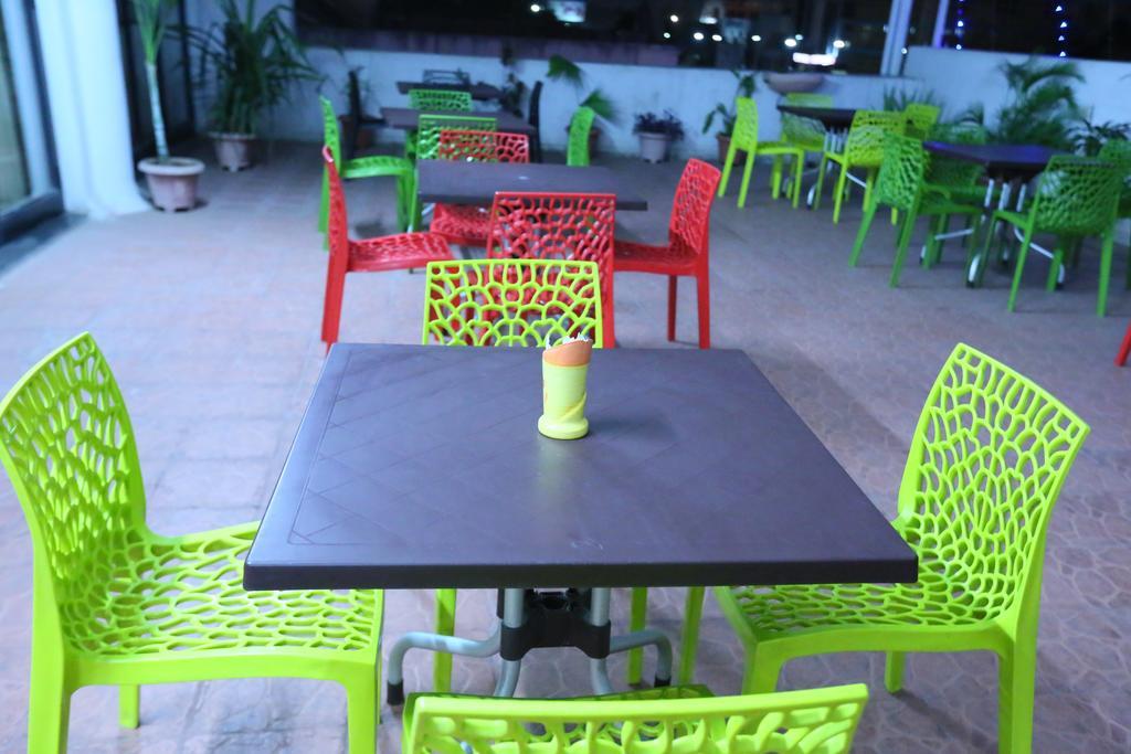 Hotel Girnar Aurangabad  Eksteriør bilde