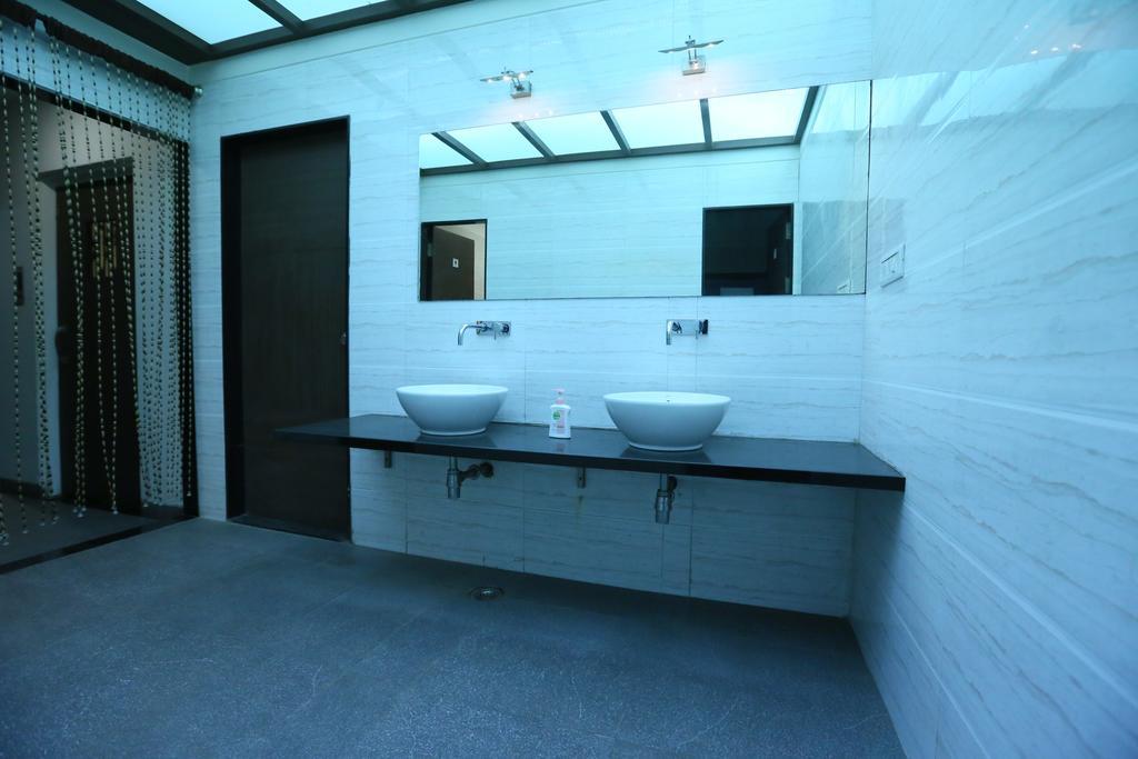 Hotel Girnar Aurangabad  Eksteriør bilde